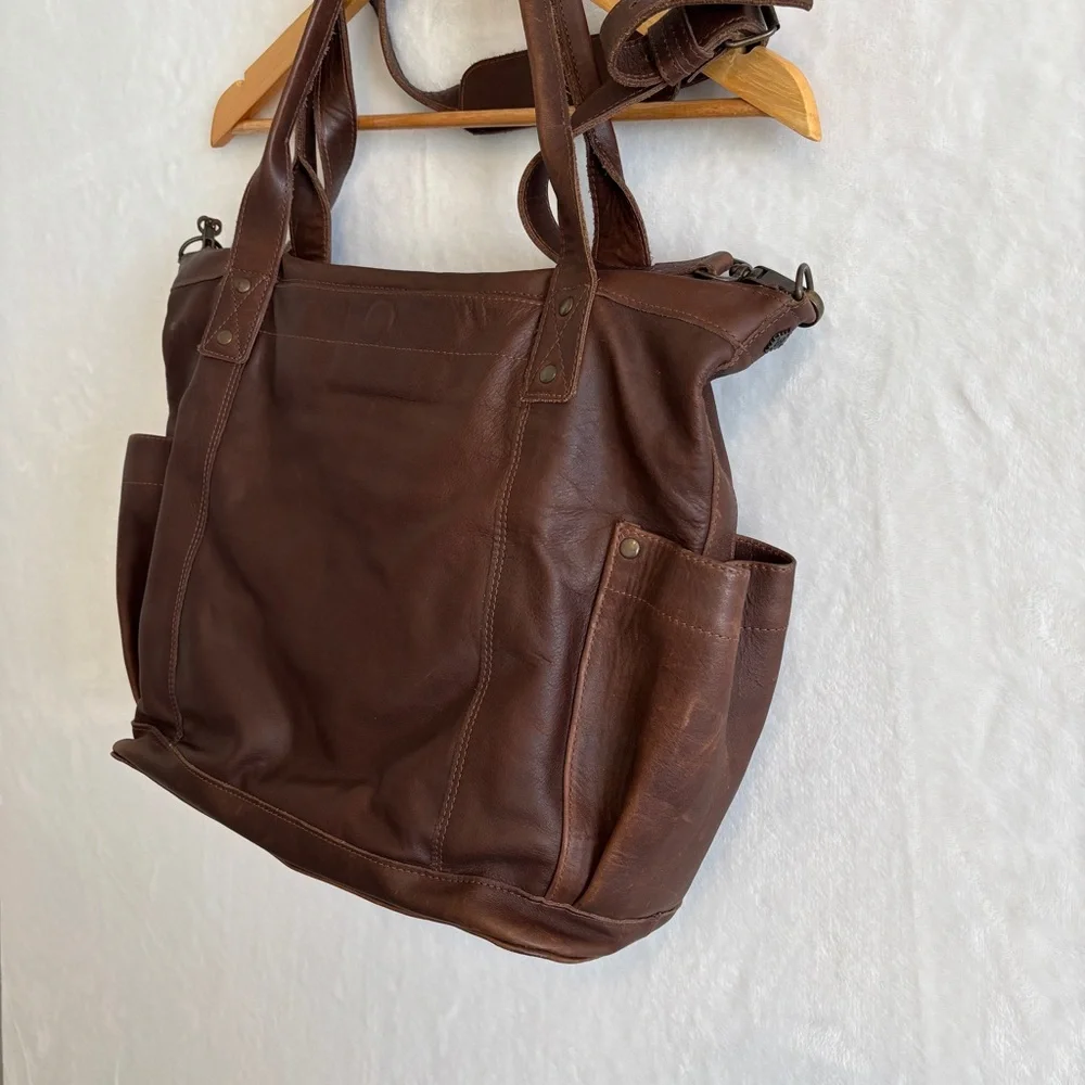 Nena & Co. Brown Leather Tote purse‎ the perfect bag the collective logo